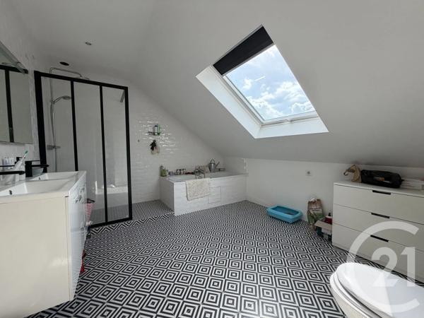 Maison à vendre  9 pièces - 190 m 2   GRESSY  - 77