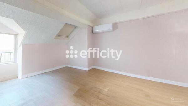Maison
         6 pièces
        - 120 m² Exclusivité 110 000 € *
