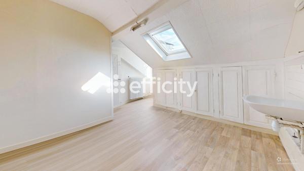 Maison
         6 pièces
        - 120 m² Exclusivité 110 000 € *