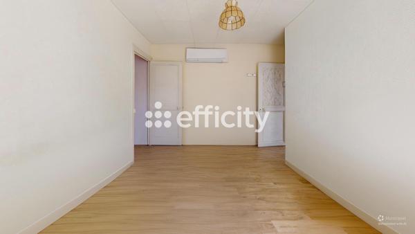 Maison
         6 pièces
        - 120 m² Exclusivité 110 000 € *