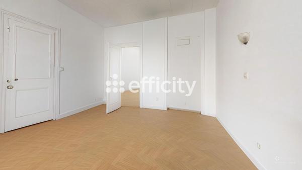 Maison
         6 pièces
        - 120 m² Exclusivité 110 000 € *