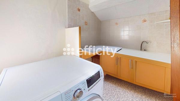 Maison
         6 pièces
        - 120 m² Exclusivité 110 000 € *