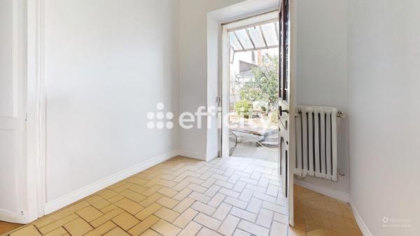 Maison
         6 pièces
        - 120 m² Exclusivité 110 000 € *