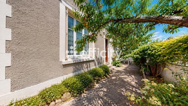 Maison
         6 pièces
        - 120 m² Exclusivité 110 000 € *