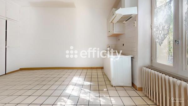 Maison
         6 pièces
        - 120 m² Exclusivité 110 000 € *