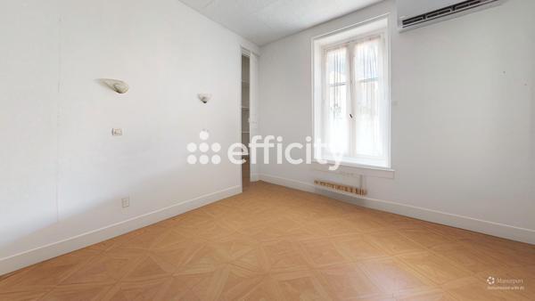 Maison
         6 pièces
        - 120 m² Exclusivité 110 000 € *