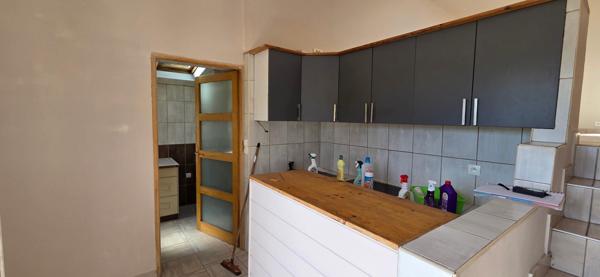 Maison divisée en 6 appartements modulables - Commodités à pieds