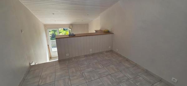 Maison divisée en 6 appartements modulables - Commodités à pieds