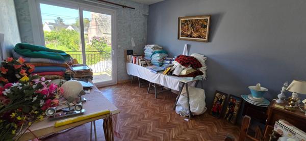 Maison divisée en 6 appartements modulables - Commodités à pieds