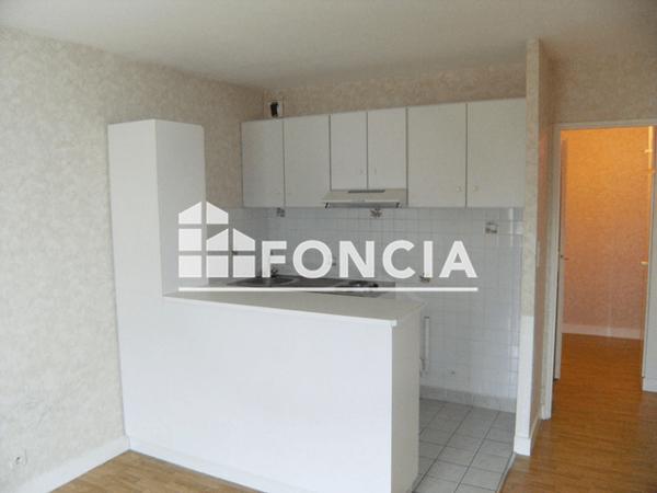 Location Studio 26.2 m² - 4 RUE D'ARTOIS Blois 41000