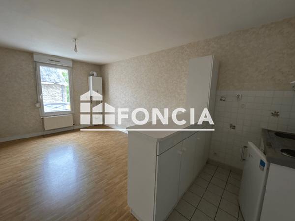 Location Studio 26.2 m² - 4 RUE D'ARTOIS Blois 41000