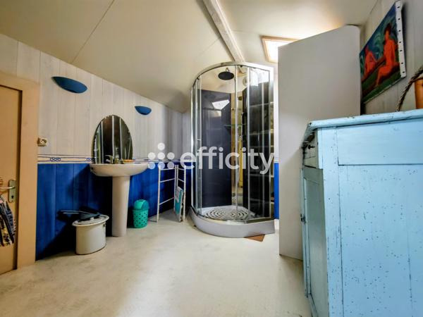 Maison
         7 pièces
        - 145 m²