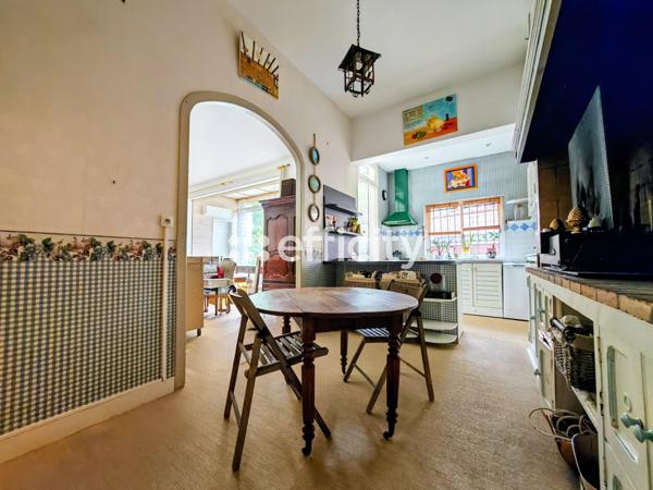 Maison
         7 pièces
        - 145 m²