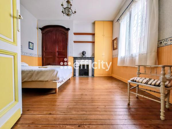 Maison
         7 pièces
        - 145 m²
