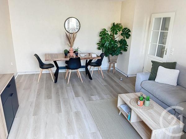 Appartement F2 à vendre  2 pièces - 48 m2 ST GEORGES SUR BAULCHE - 89