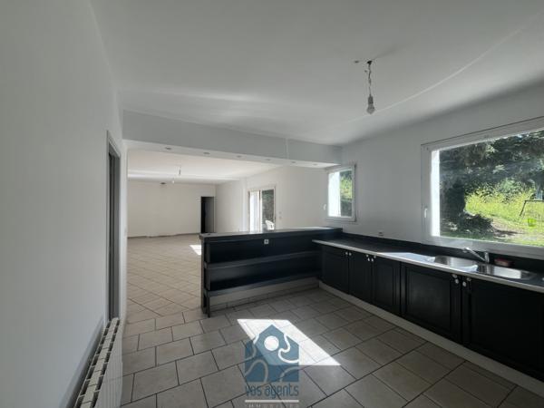 Maison 5 pièces avec terrain, grange et terrasse