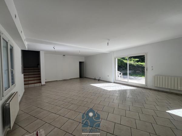 Maison 5 pièces avec terrain, grange et terrasse