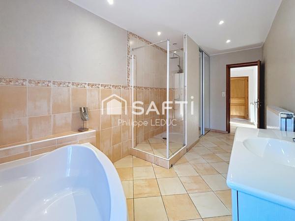 Campagne paisible, villes à portée de main !