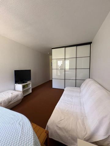 Appartement à vendre 1 pièces LA MONGIE (65) avec cellier, casier à ski et balcon.