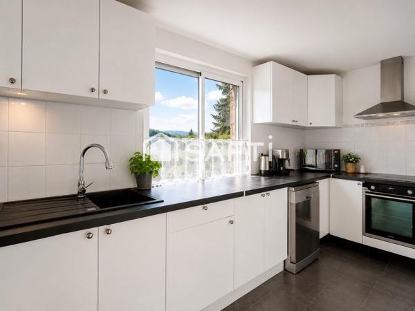 Maison 4 pièces avec vue dominante, grande terrasse et garage de 41 m²