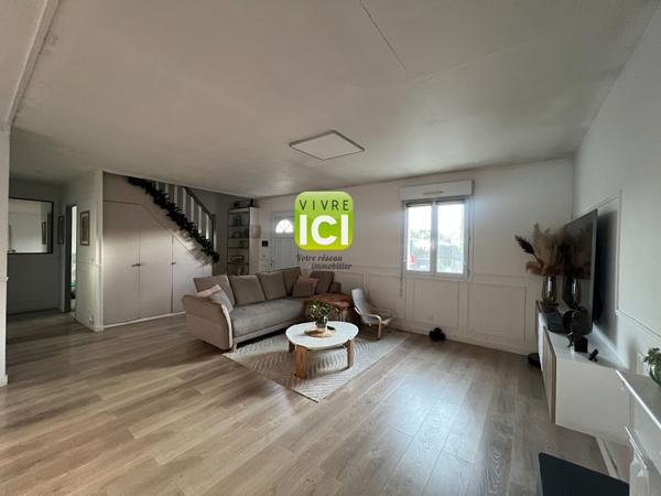 EXCLUSIVITÉ - Maison contemporaine de plain-pied - 4 Chambres -Jardin 1500 m² -Proche centre