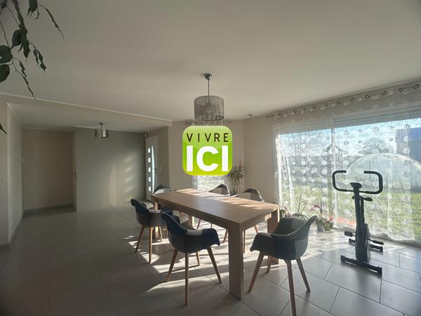 EXCLUSIVITÉ - Maison contemporaine de plain-pied - 4 Chambres -Jardin 1500 m² -Proche centre