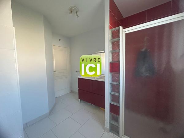 EXCLUSIVITÉ - Maison contemporaine de plain-pied - 4 Chambres -Jardin 1500 m² -Proche centre