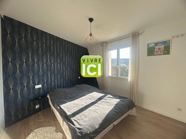 EXCLUSIVITÉ - Maison contemporaine de plain-pied - 4 Chambres -Jardin 1500 m² -Proche centre