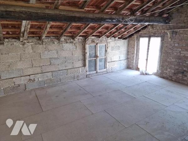 BLAISE, une maison d'habitation à rénover.