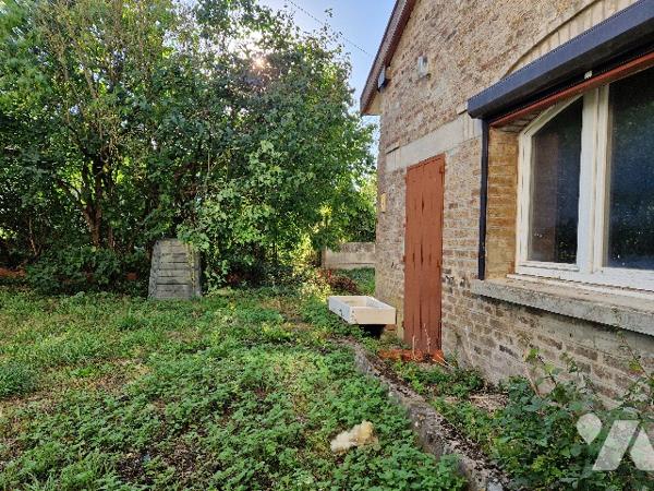 BLAISE, une maison d'habitation à rénover.