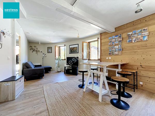 FAVERGES-SEYTHENEX _ Appartement 3 pièces de 58 m², avec parking de copropriété, cave et balcon, à vendre