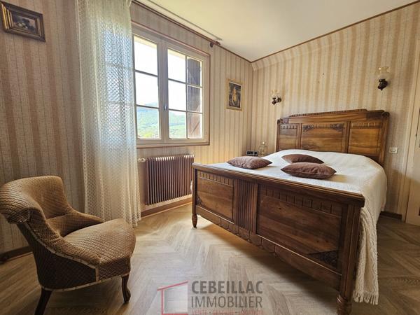 Maison 7 pièce(s) 6 chambre(s) 144 m²