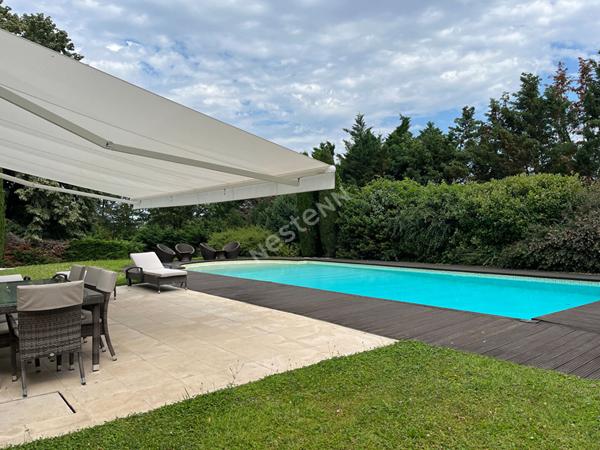 Emplacement exceptionnel, tres belle maison avec piscine aucun vis a vis