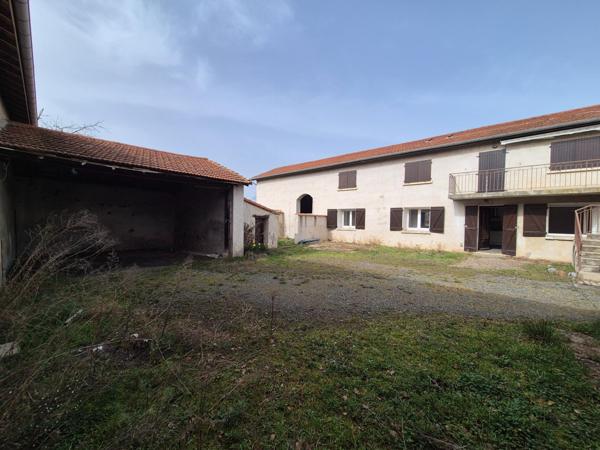 Immeuble à VEAUCHE, 42340 - 240m²