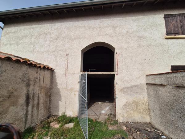 Immeuble à VEAUCHE, 42340 - 240m²