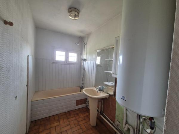 Immeuble à VEAUCHE, 42340 - 240m²