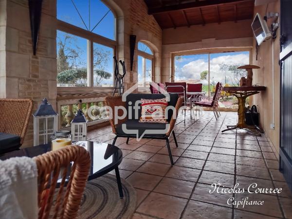 Maison 3 chambres avec véranda, piscine le tout sur 2325m² à Melle (79500)