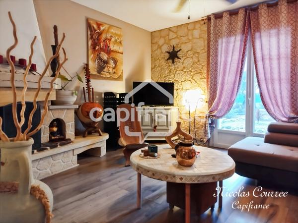 Maison 3 chambres avec véranda, piscine le tout sur 2325m² à Melle (79500)