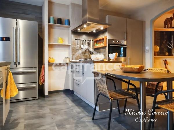 Maison 3 chambres avec véranda, piscine le tout sur 2325m² à Melle (79500)