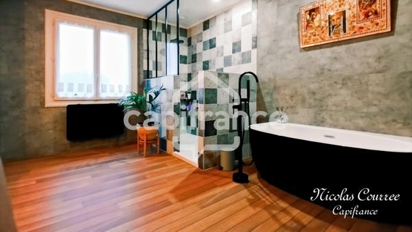 Maison 3 chambres avec véranda, piscine le tout sur 2325m² à Melle (79500)