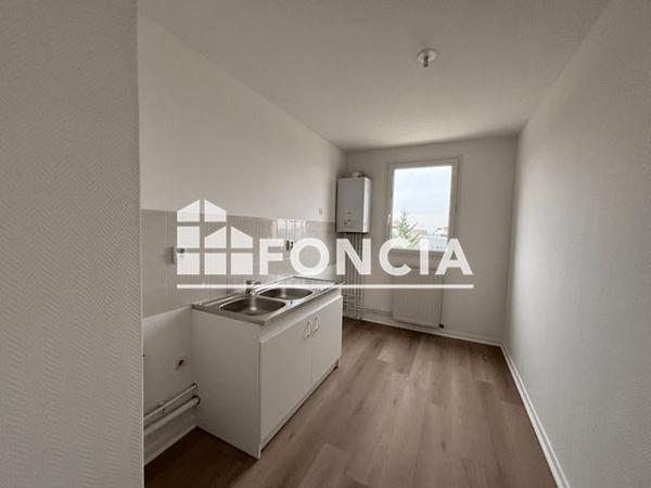 Location Appartement 3 pièces 67 m² - 33 AVENUE MONTAIGNE Noisy Le Grand 93160