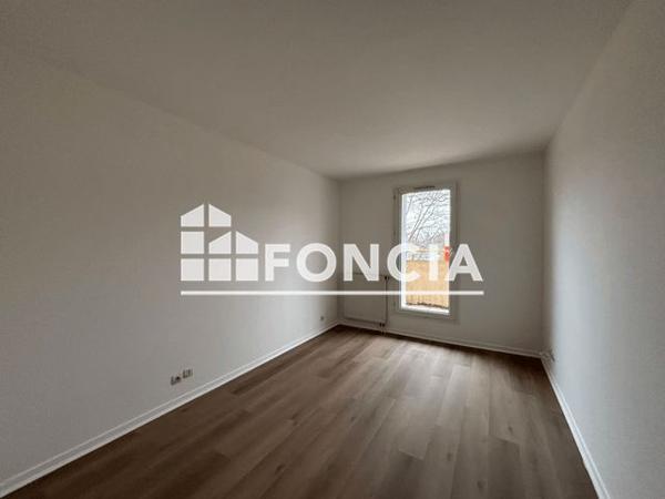 Location Appartement 3 pièces 67 m² - 33 AVENUE MONTAIGNE Noisy Le Grand 93160