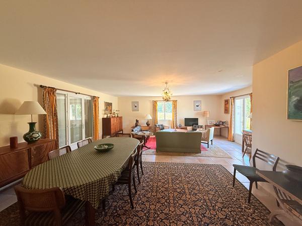 Maison 3 chambres, piscine proches commerces