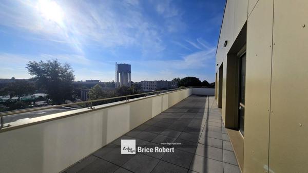 Bureaux à louer à Dardilly avec terrasse et accès autoroute A6