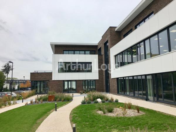 Bureaux à louer à Marcq-en-Baroeul avec parking privatif
