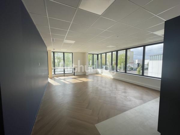 Bureaux à louer à Marcq-en-Baroeul avec parking privatif