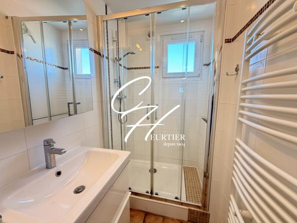 GRENOBLE - APPARTEMENT T4 -DERNIER ETAGE