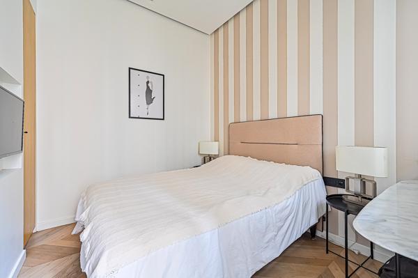 75002 - SENTIER - 3 PIECES BALCON - REFAIT A NEUF