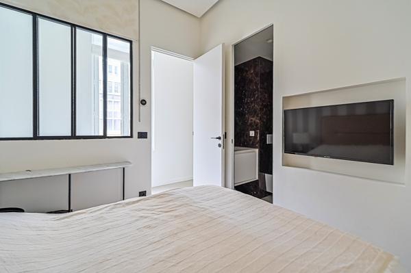 75002 - SENTIER - 3 PIECES BALCON - REFAIT A NEUF