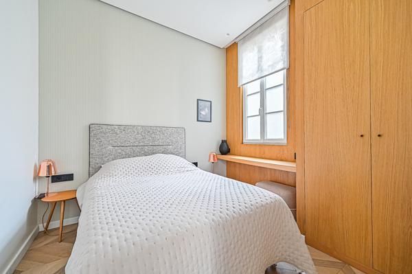 75002 - SENTIER - 3 PIECES BALCON - REFAIT A NEUF